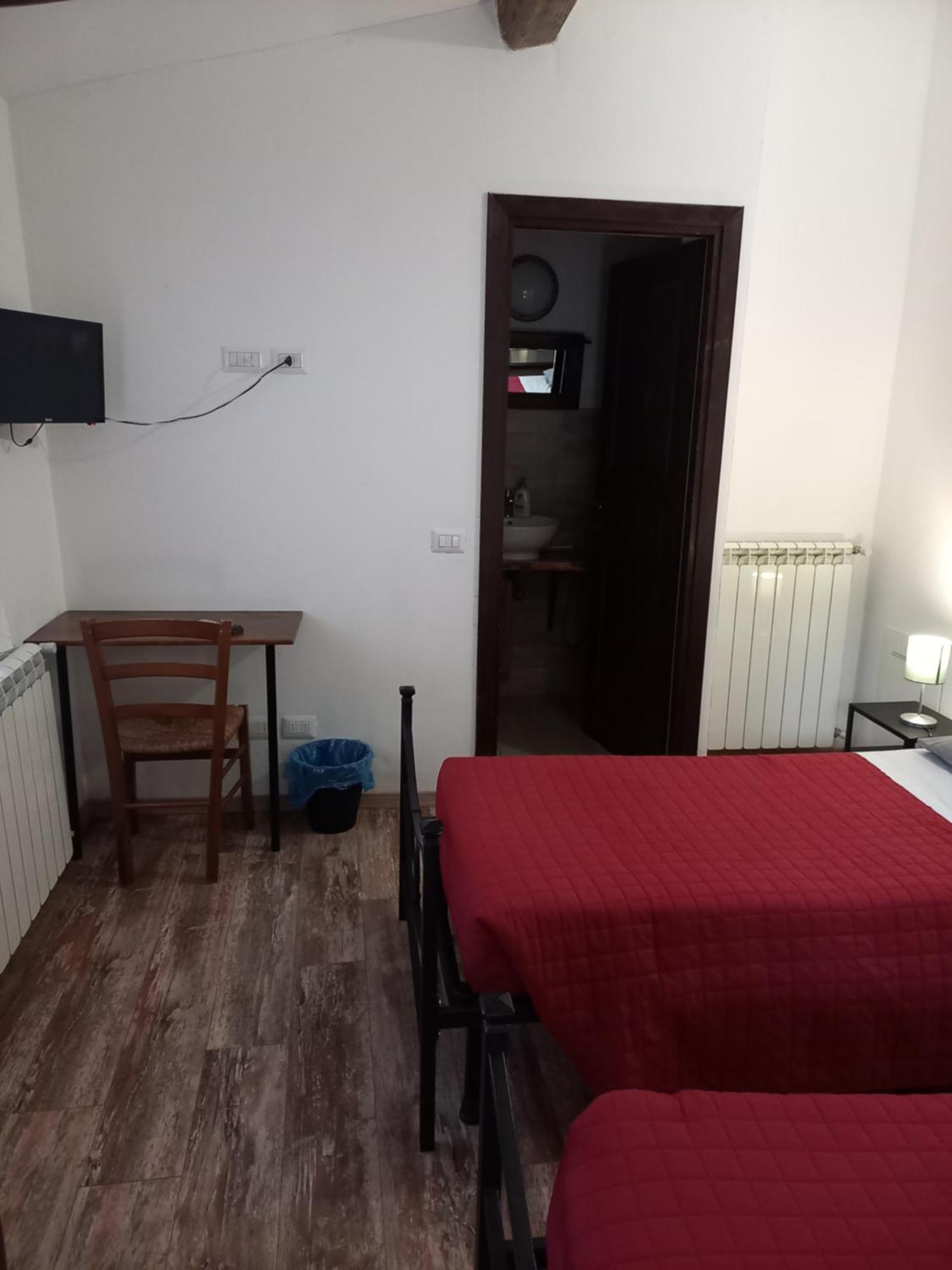 B&B Il Pittore 보르고산로렌조 외부 사진